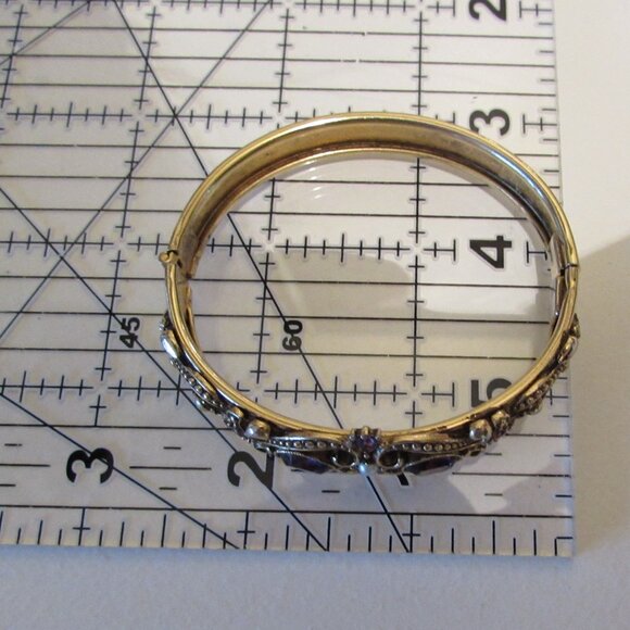 Avon Vintage 1974 Queensbury Victorian Revival Gold Tone Crystal Bracelet - Picture 12 of 16